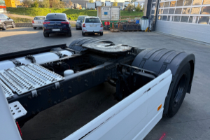 sattelzugmaschine_-_fh-500_standklima_xxl_4x2_-_volvo_257467.jpg