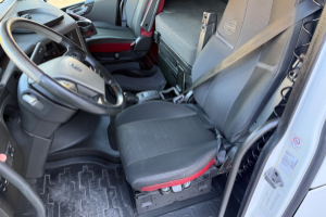 sattelzugmaschine_-_fh-500_standklima_xxl_4x2_-_volvo_257470.jpg