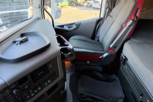 sattelzugmaschine_-_fh-500_standklima_xxl_4x2_-_volvo_257472.jpg