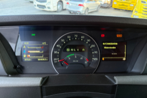 sattelzugmaschine_-_fh-500_standklima_xxl_4x2_-_volvo_257474.jpg