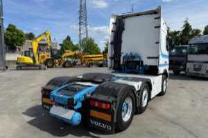 sattelzugmaschine_-_fh16-750_6x2_-_volvo_235115.jpg