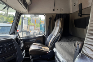 sattelzugmaschine_-_fh16-750_6x2_-_volvo_235123.jpg