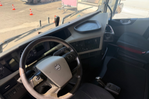 sattelzugmaschine_-_fh_460_4x2__-_volvo_293365.jpg