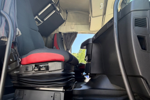 sattelzugmaschine_-_fh_460_4x2__-_volvo_293366.jpg