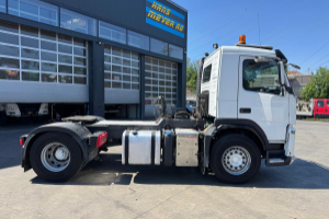 sattelzugmaschine_-_fm-420_4x2_-_volvo_295129.jpg