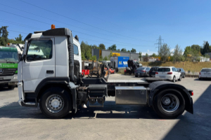 sattelzugmaschine_-_fm-420_4x2_-_volvo_295133.jpg