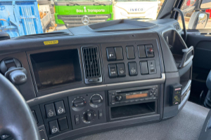sattelzugmaschine_-_fm-420_4x2_-_volvo_295140.jpg
