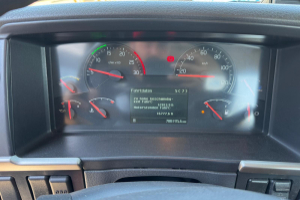 sattelzugmaschine_-_fm-420_4x2_-_volvo_295141.jpg
