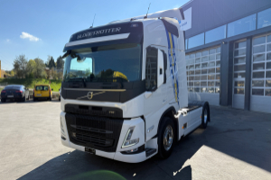 sattelzugmaschine_-_fm-460_4x2__-_volvo_256856.jpg