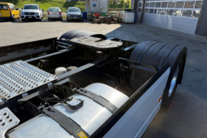 sattelzugmaschine_-_fm-460_4x2__-_volvo_256864.jpg
