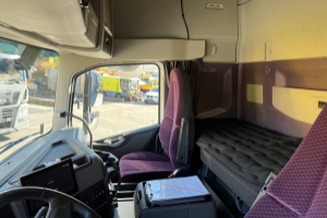 sattelzugmaschine_-_fm-460_4x2__-_volvo_256868.jpg