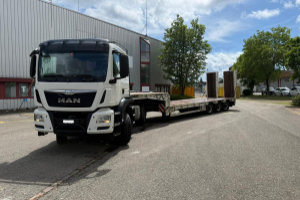 sattelzugmaschine_-_man_tgs_18_440_mit_tiefgaengerbruecke__-_man_287743.jpg