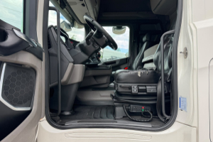 sattelzugmaschine_-_r410_4x2_-_scania_305652.jpg