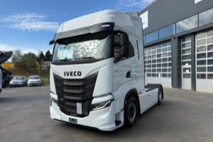 sattelzugmaschine_-_s-way_490_4x2_-_iveco_296235.jpg