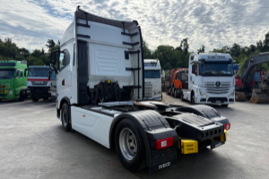 sattelzugmaschine_-_s-way_490_4x2_-_iveco_296241.jpg