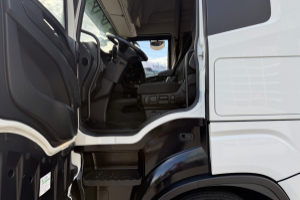 sattelzugmaschine_-_s-way_490_4x2_-_iveco_296245.jpg