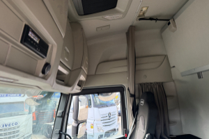 sattelzugmaschine_-_s-way_490_4x2_-_iveco_296247.jpg