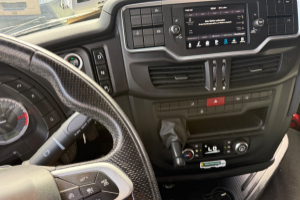 sattelzugmaschine_-_s-way_490_4x2_-_iveco_296249.jpg