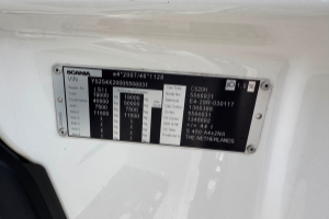 sattelzugmaschine_-_s450_4x2_2xtanks_1000l_-_scania_300774.jpg