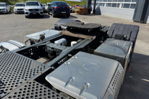 sattelzugmaschine_-_stralis_460_4x2_kompressor_ghh_-_iveco_290578.jpg