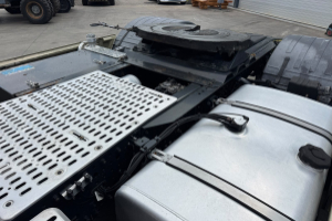 sattelzugmaschine_-_stralis_480_4x2_kompressor_ghh_-_iveco_304303.jpg