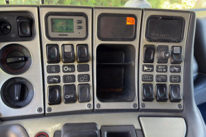 sattelzugmaschine_-_t124ga6x4_-_scania_297937.jpg