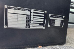 sattelzugmaschine_-_t520_6x2_70_000kg_-_renault_254962.jpg