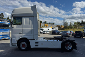 sattelzugmaschine_-_xf460_4x2__-_daf_248886.jpg