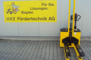 sc10-warehouse-stacker-hyster_189650.jpg