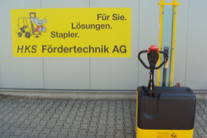 sc10-warehouse-stacker-hyster_189656.jpg