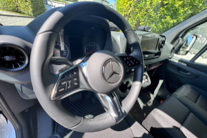 sprinter-317-cdi-pro-aufbau-mit-hebebuehne-4325-l-cab-chassis-mercedes_302964.jpg