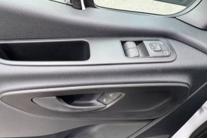 sprinter-317-cdi-pro-aufbau-mit-hebebuehne-4325-lang-delivery-van-mercedes_304185.jpg