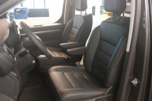 traveller-standard-20-bluehdi-180-business-vip-ss-bus-station-wagon-peugeot_299295.jpg