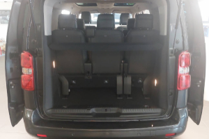 traveller-standard-20-bluehdi-180-business-vip-ss-bus-station-wagon-peugeot_299299.jpg